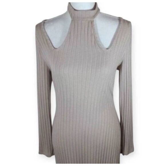CHARLOTTE RUSSE CREAM BODYCON TURTLENECK CUTOUT DRESS SZ.L EUC. - Picture 3 of 8